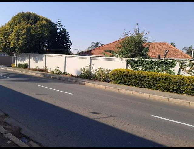 4 BEDROOM HOUSE FOR SALE IN SYDENHAM